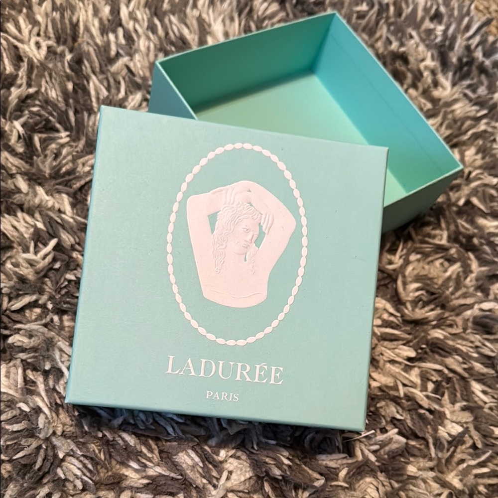 Ladurée Paris Macroon Mint Green Box